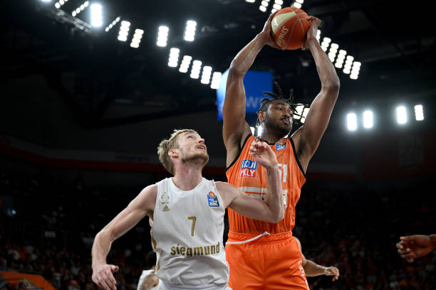 首届长三角青少年篮球联赛在沪开幕3-29 19：07.